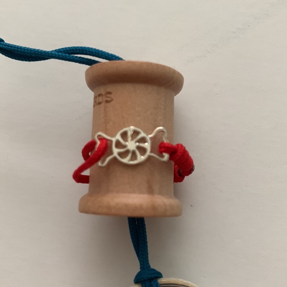 Silver plated, adjustable, string ring with candy. Life is sweet. - Picture 2 of 4